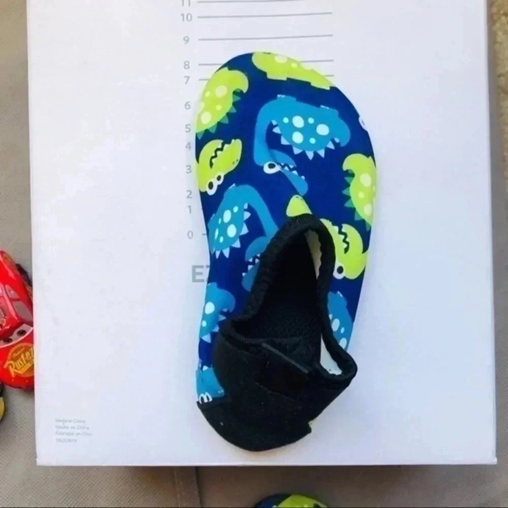 Toddler boy watershoes/dino themed/sz22/23…